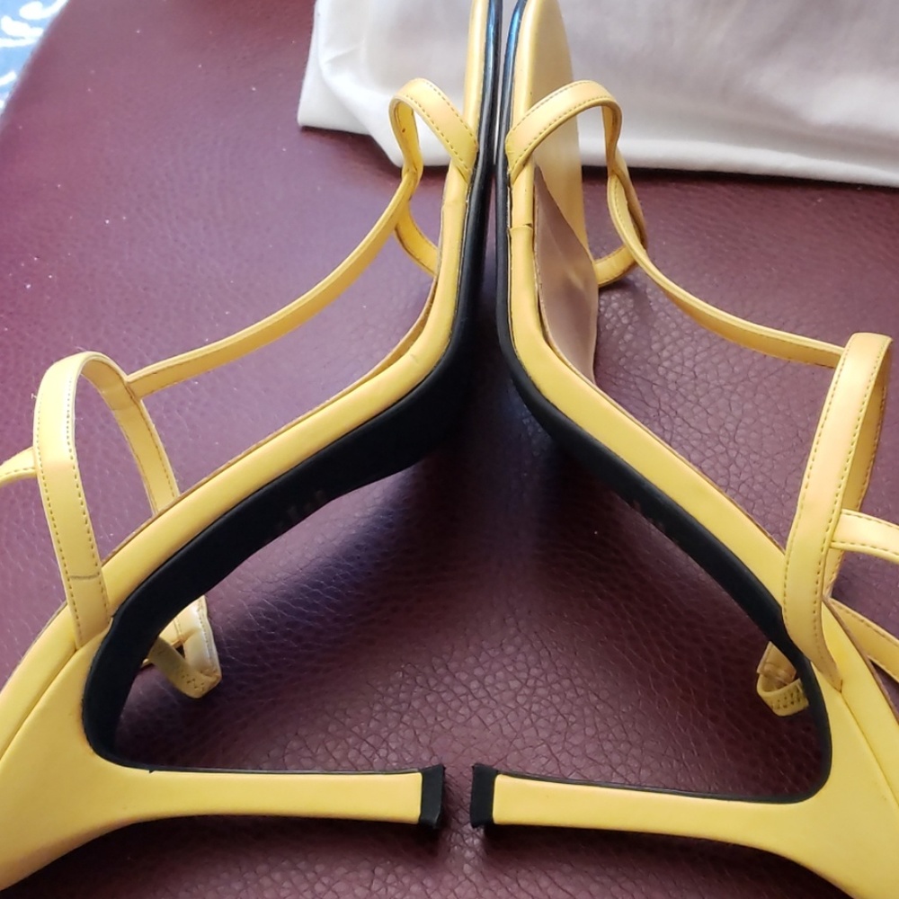 Sheos - Picture 2 of 2